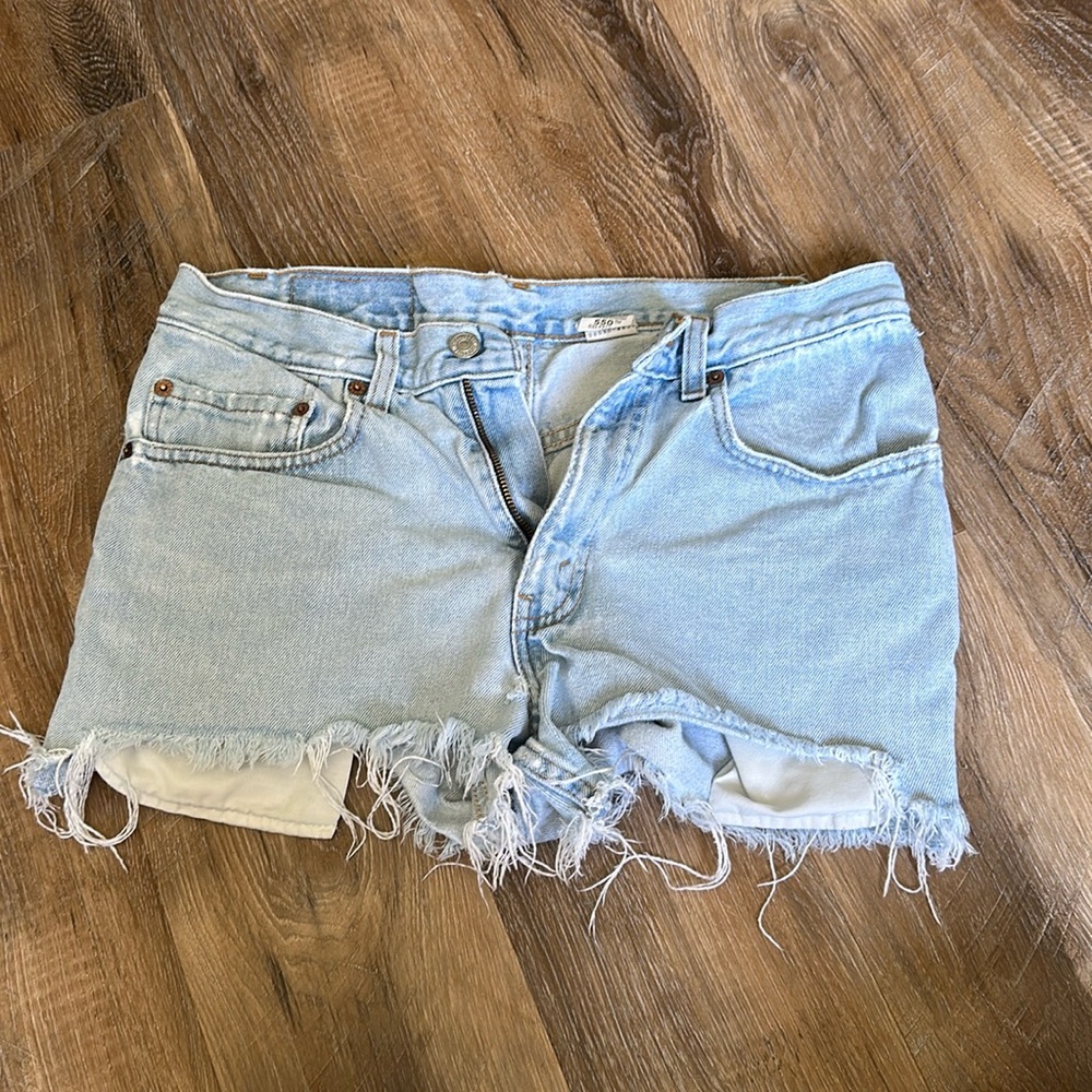 CHEEKY LEVI JEAN SHORTS